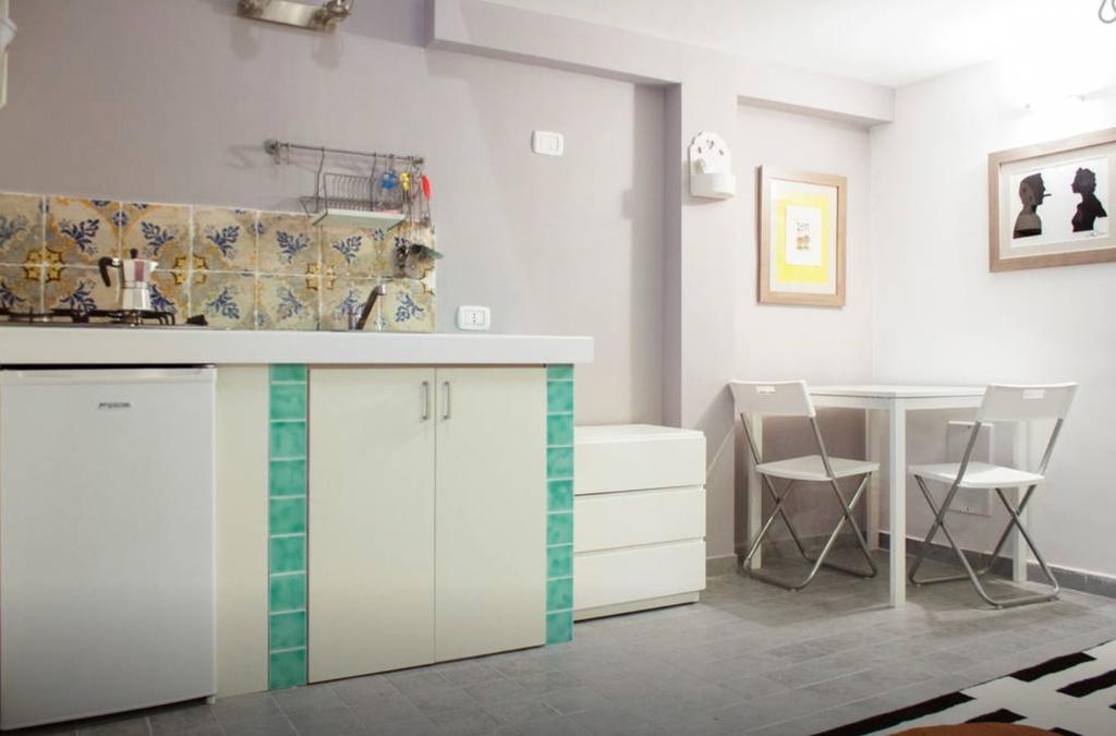 Flat Tribunali Neapel Zimmer foto